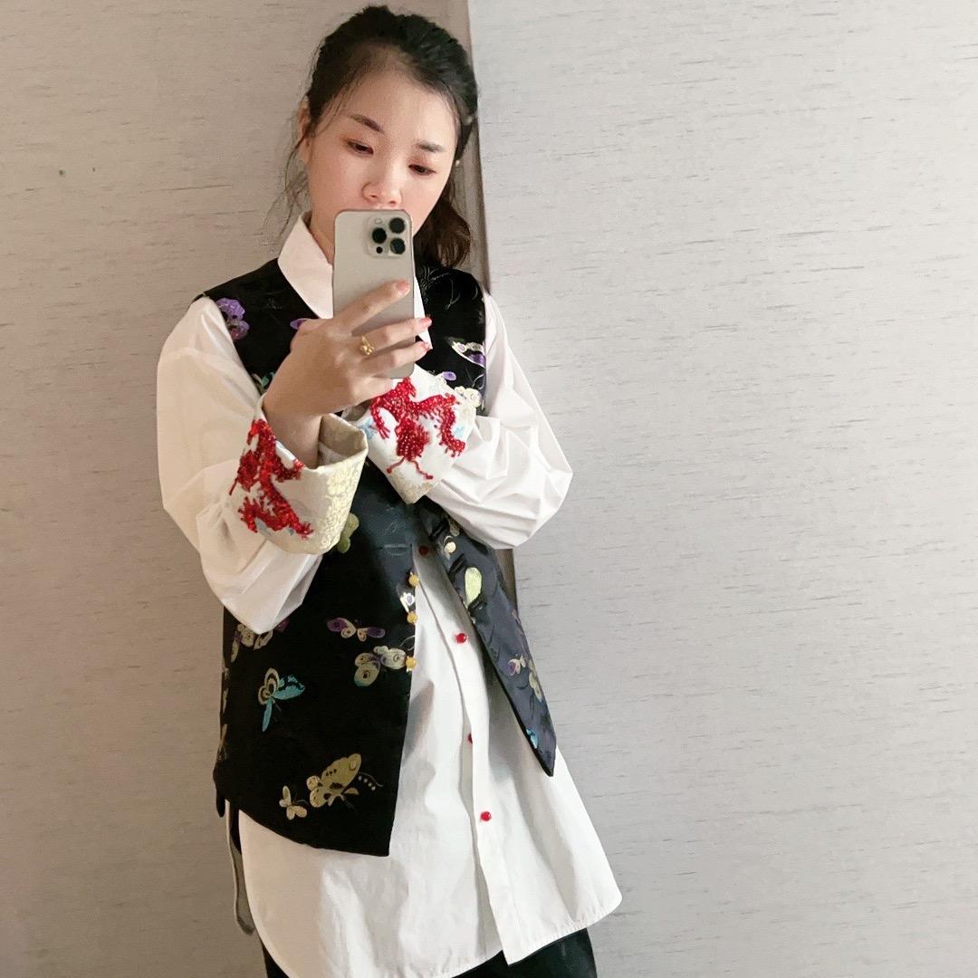 楠游珊珊轻奢服饰