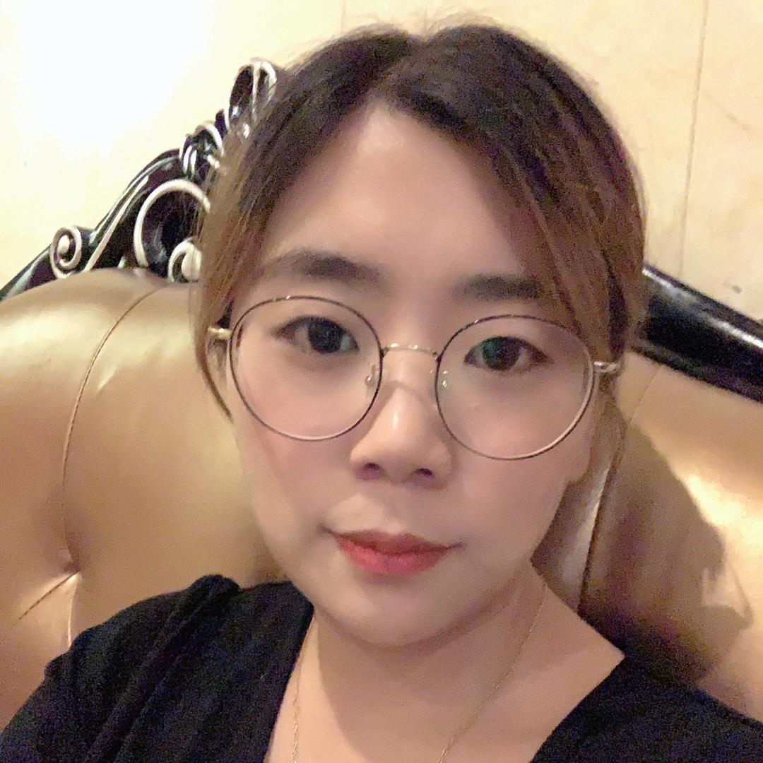 莉 莉  🍭