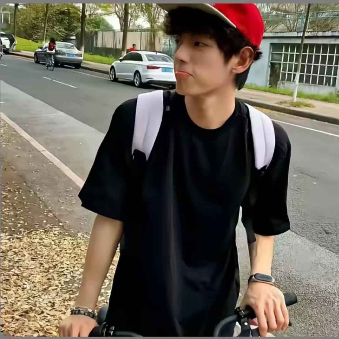 齐浩明在河艺