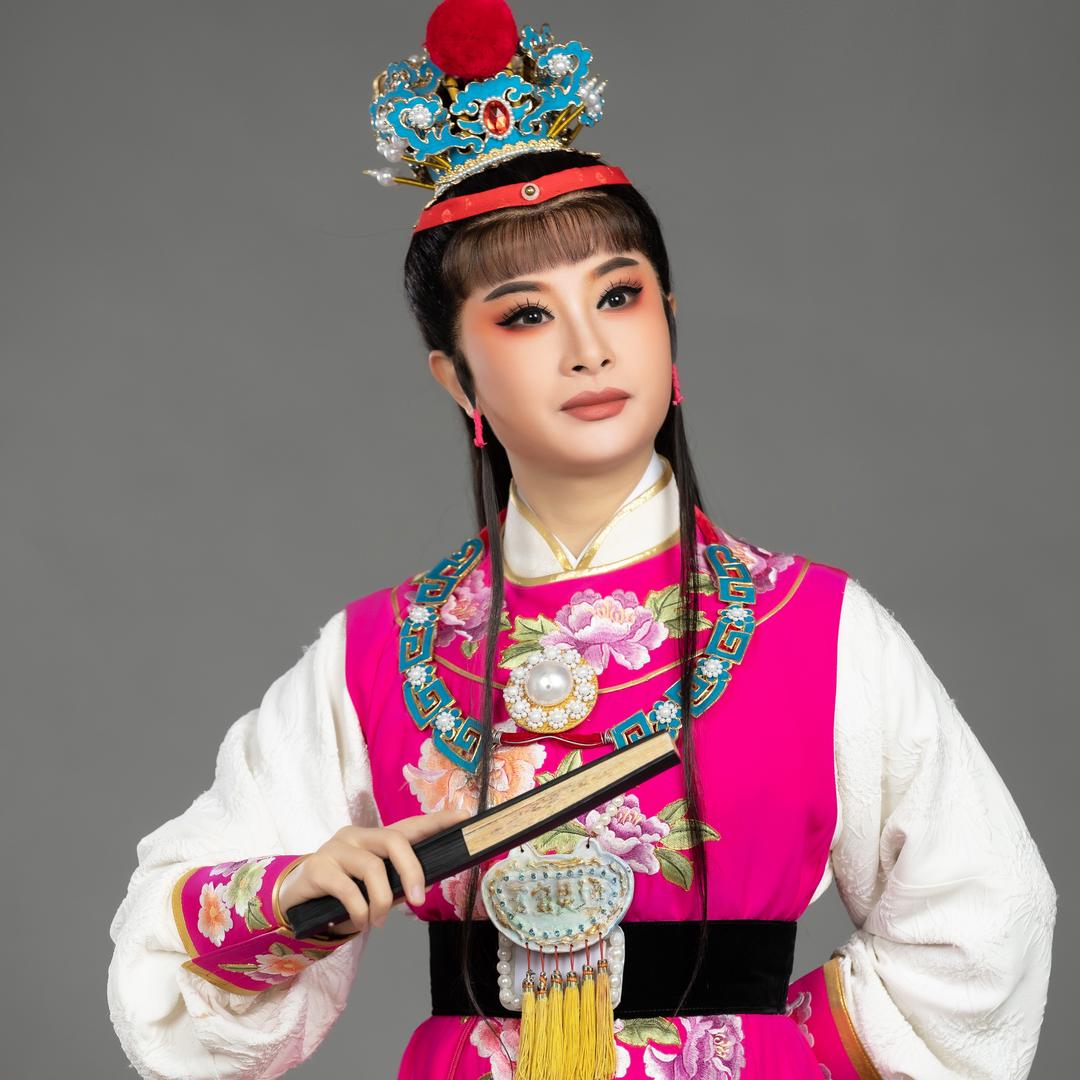 黄龚美