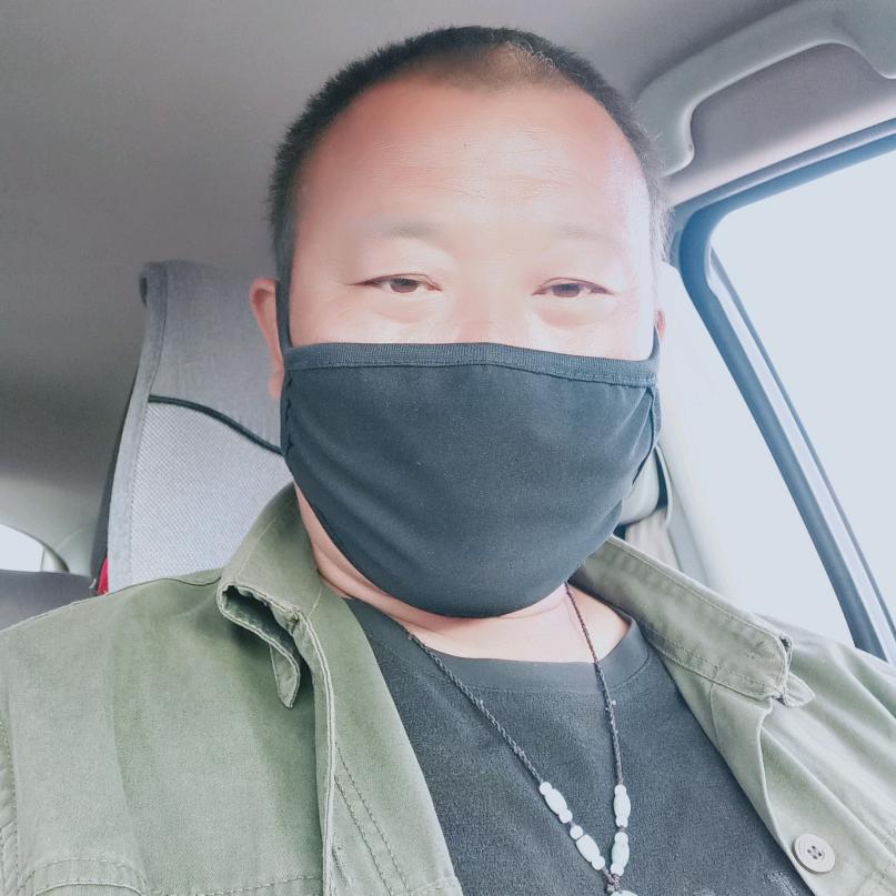 开挖机的龙哥哥