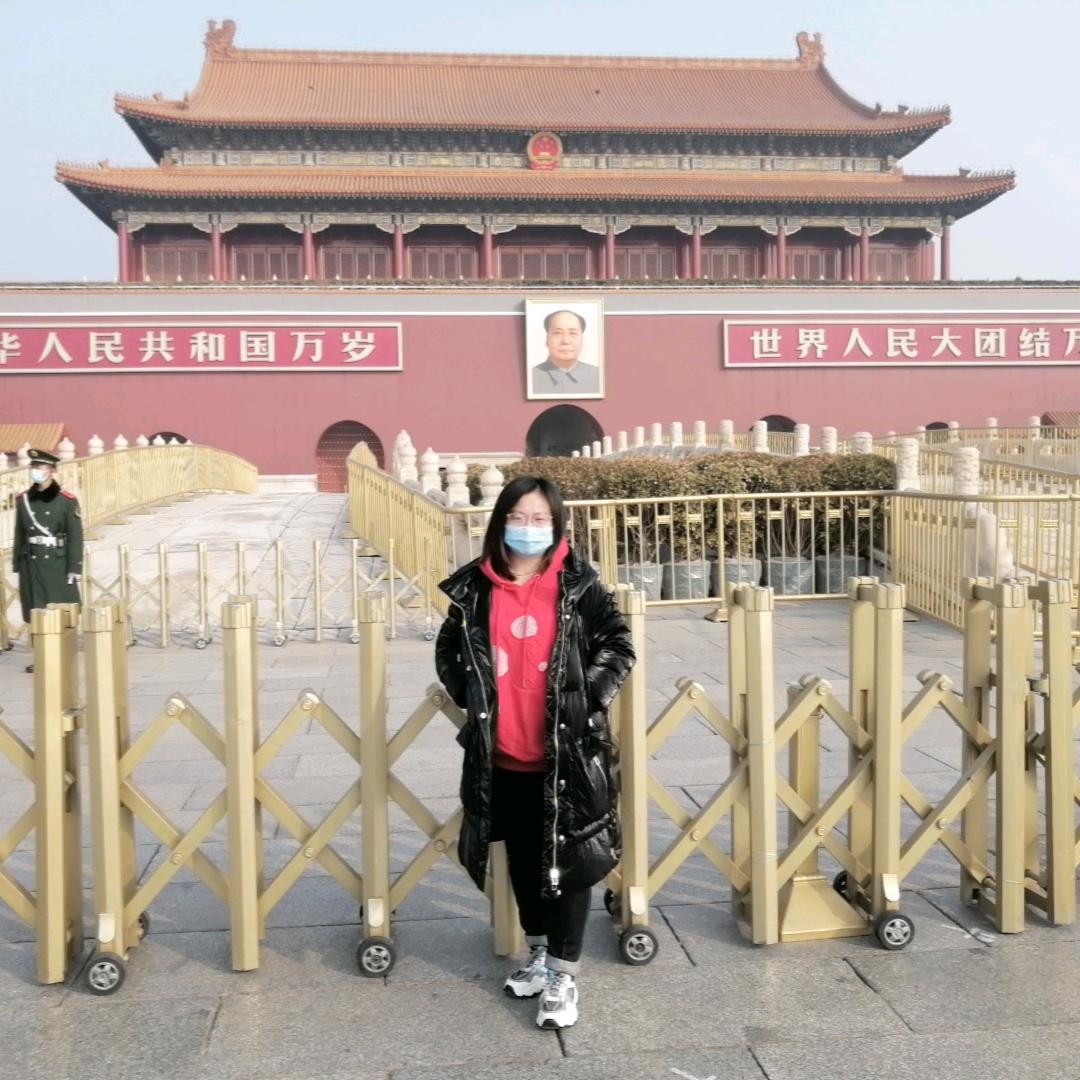 笑颜如花的女子