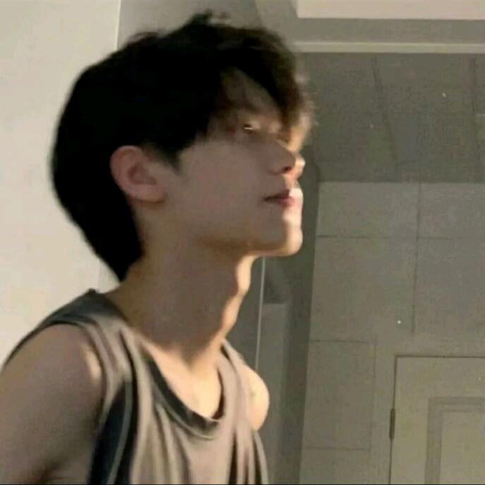 女乔.