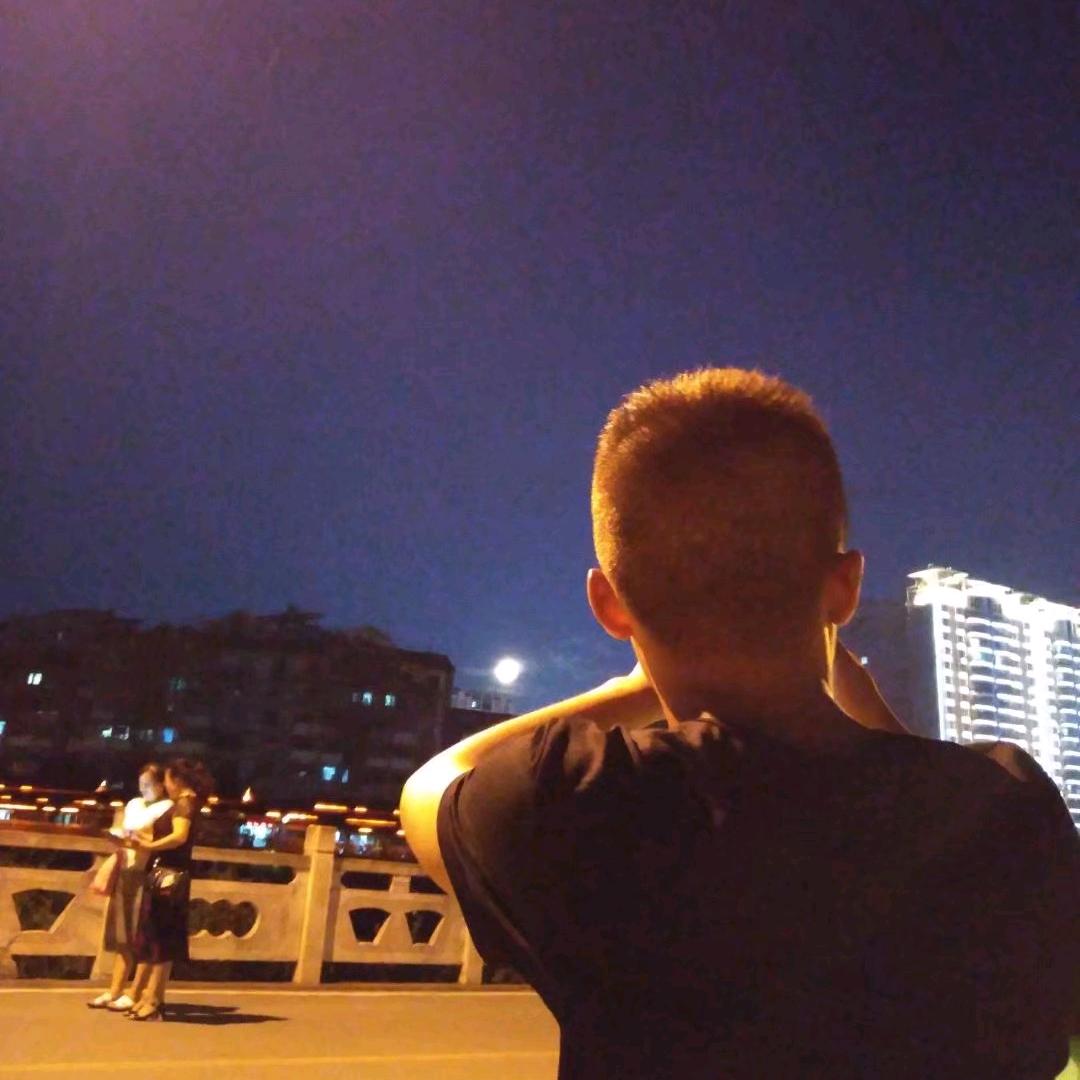 洋某人