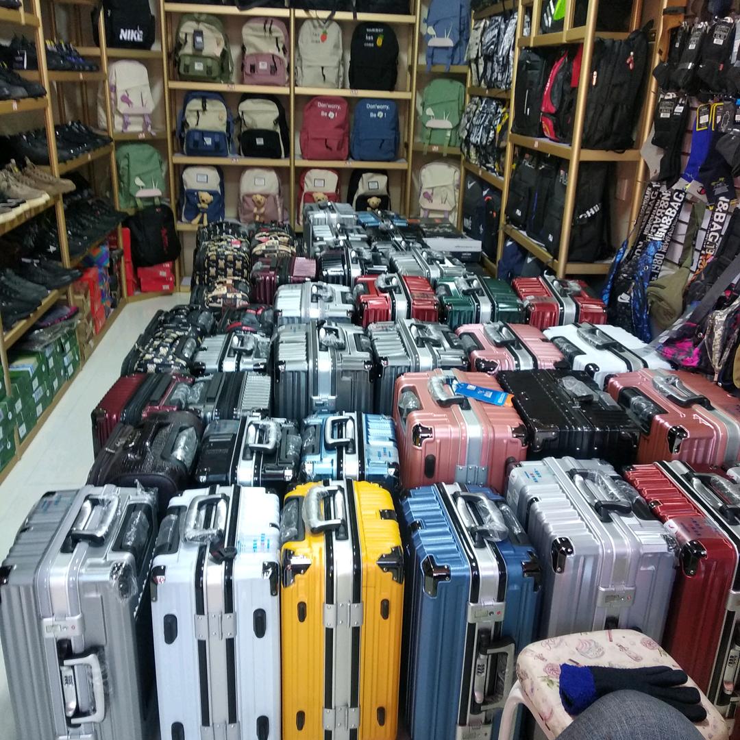 金用鞋帽箱包批发店铺