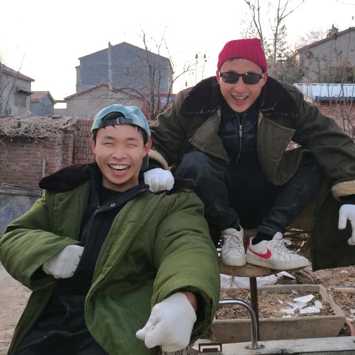 钢二斌