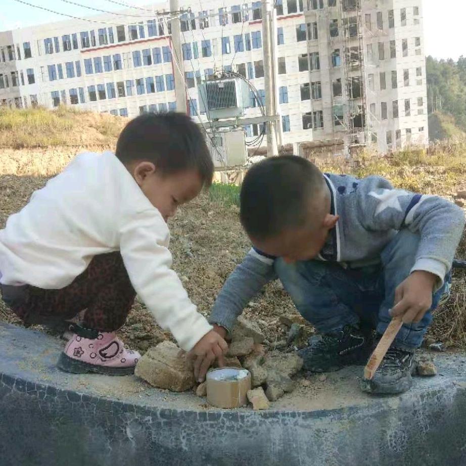 金