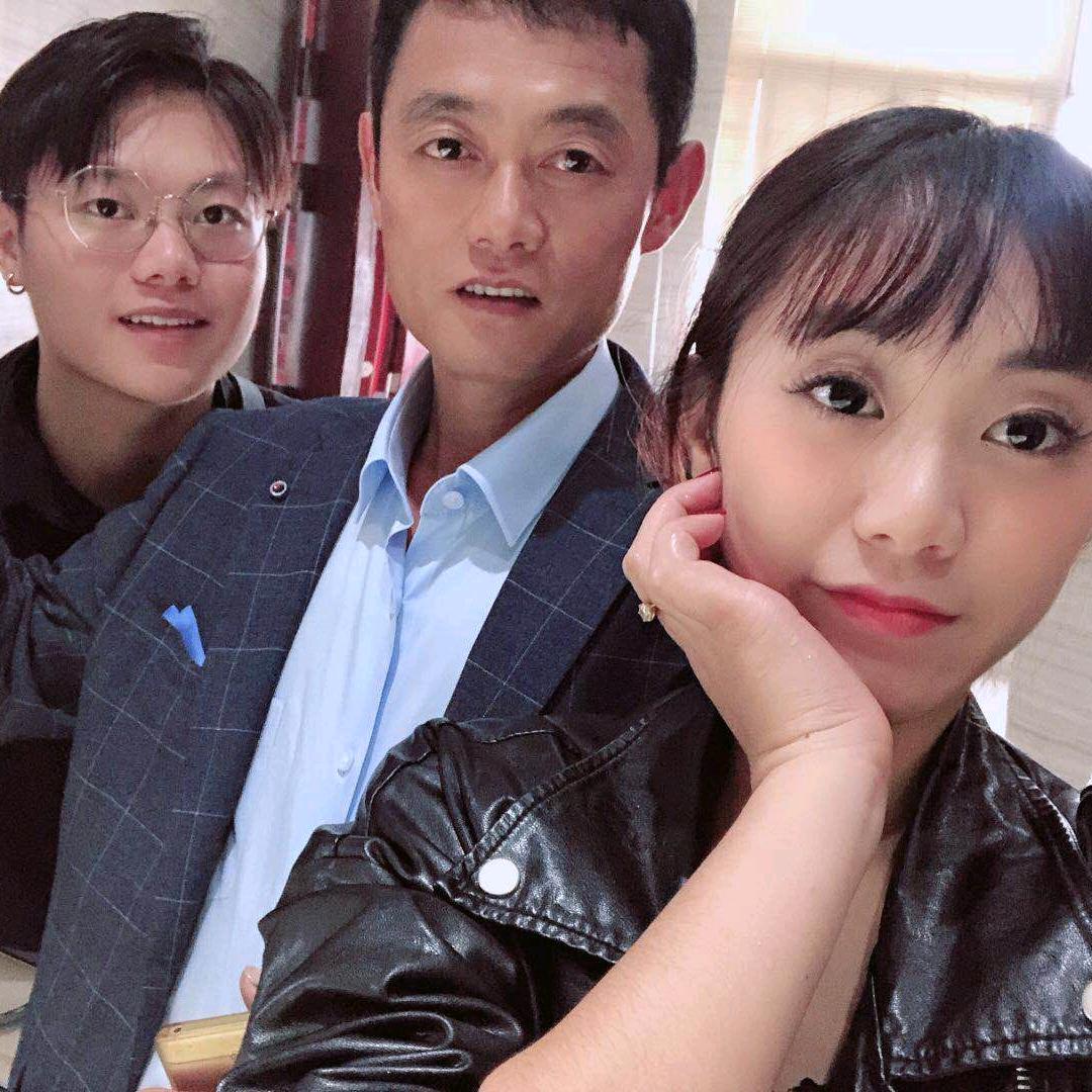 对面街卖菜二喜子