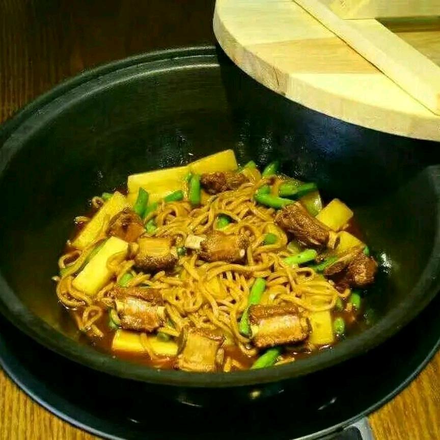 麦香铁锅焖面