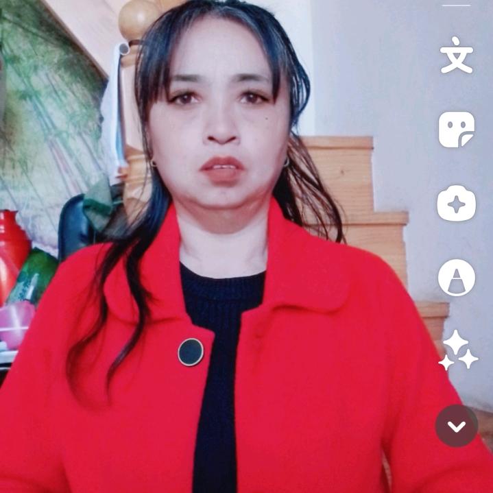 荷红（同名早6点38开播）