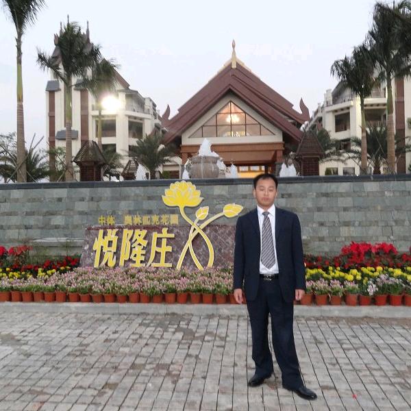 麻城馨满家窗帘墙布地板