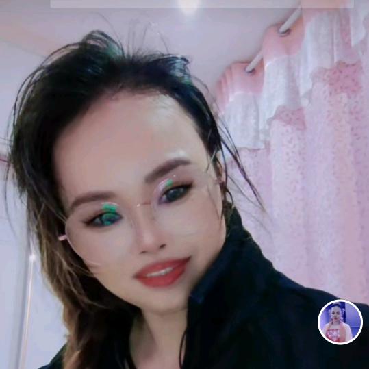 开心的媚兰