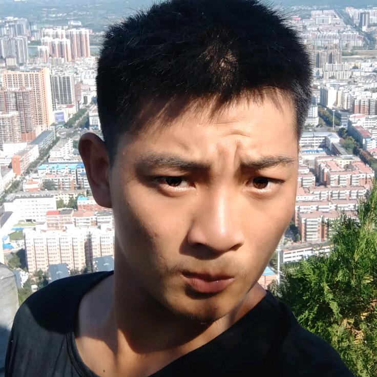 03年残疾男孩《摆地摊创业中…》