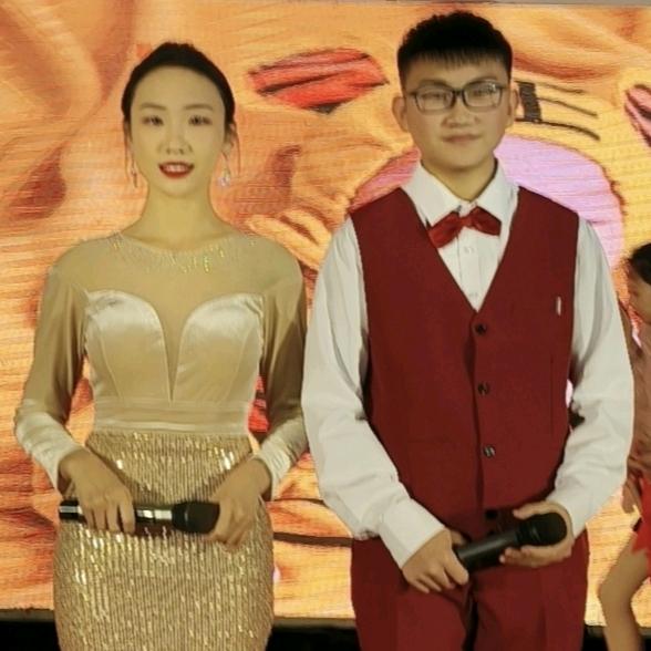 主持人元宝·媛婕(姐弟俩)