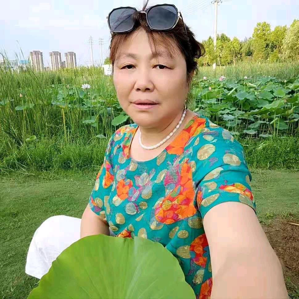 以牌会友