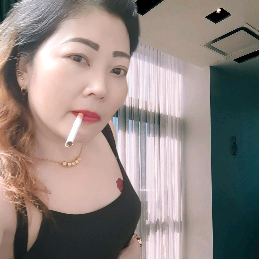 为了生活要去努力。
