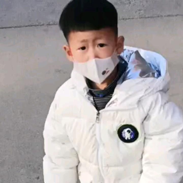 不经历风雨，怎么见彩虹