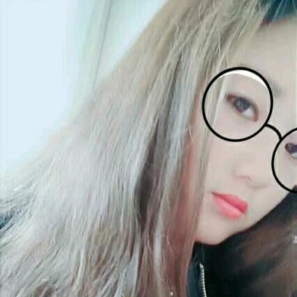 请叫我莉莉呀！