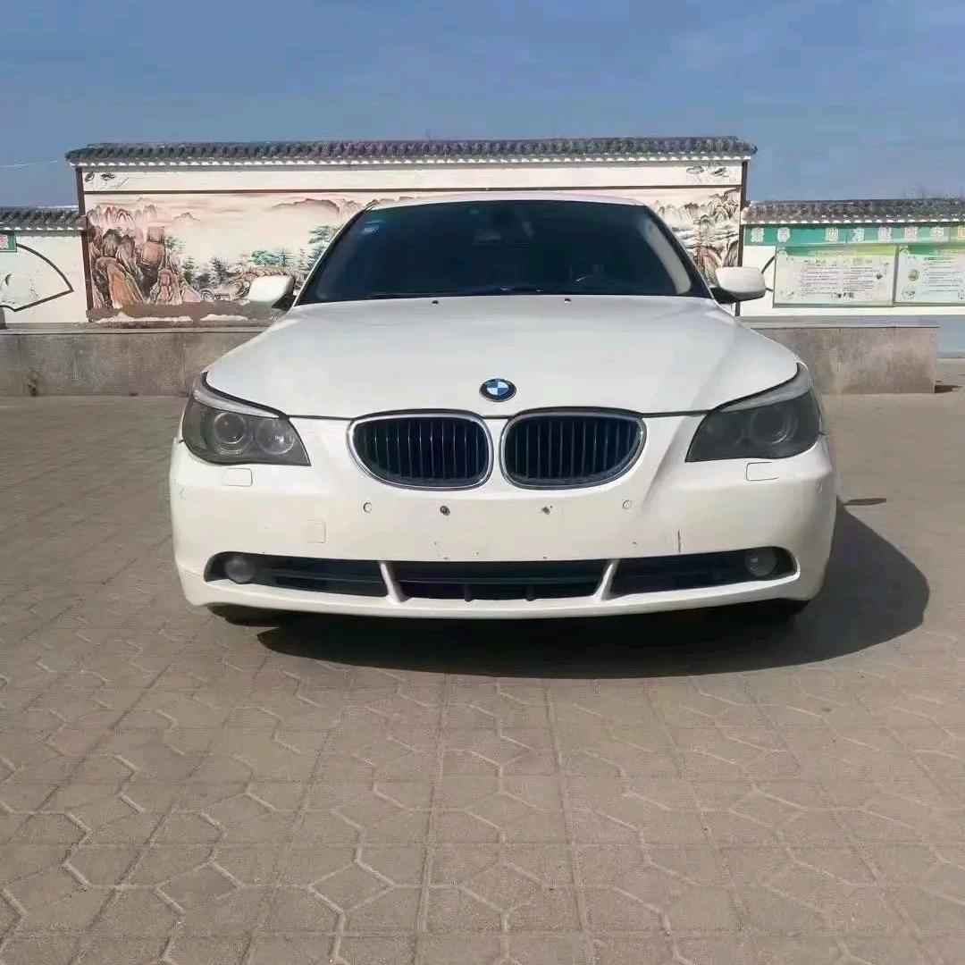 精品二手车批发店