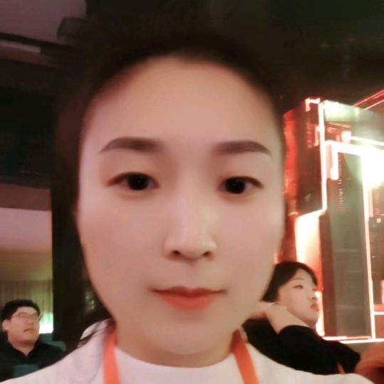 峄城名气现代厨房 静静