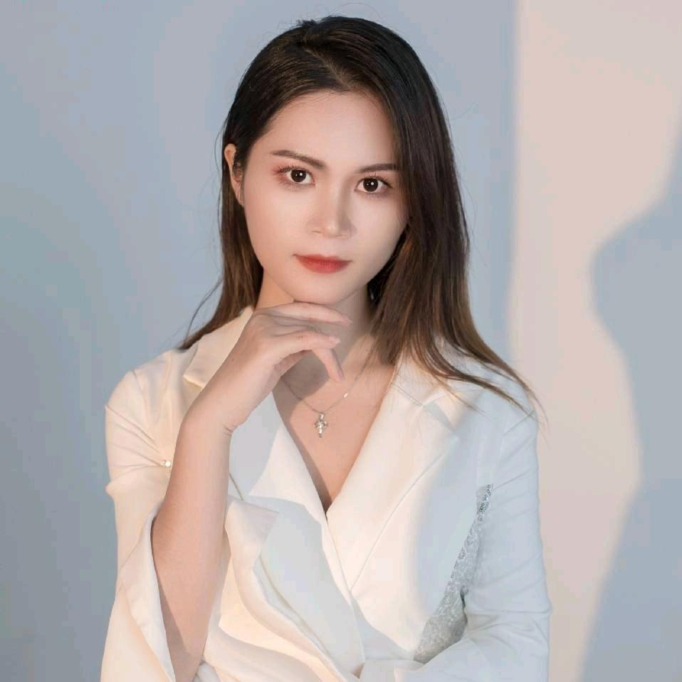 环球旅拍施华洛店长—莫莉