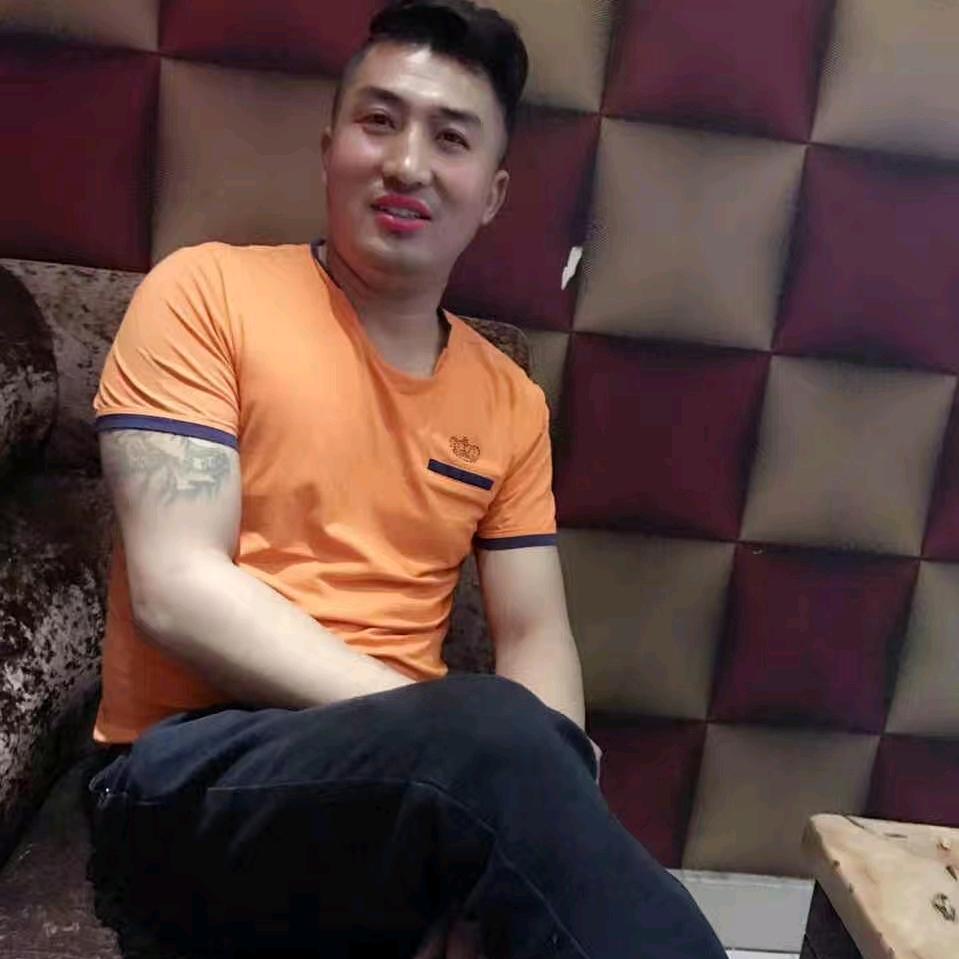 专业彩钢板，杨棉板，电焊一条龙服务安装