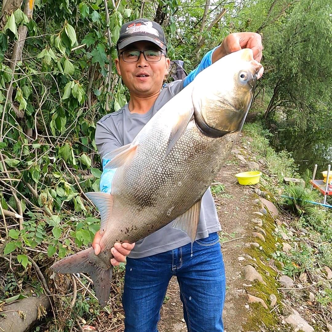 小文钓鱼