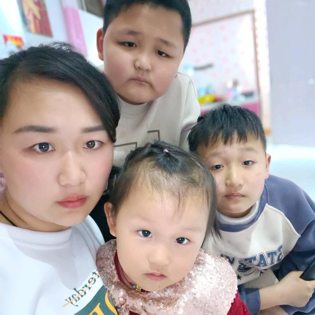 🥀ঞ三个宝贝(♡˙︶˙♡)₅₂₀💞࿐