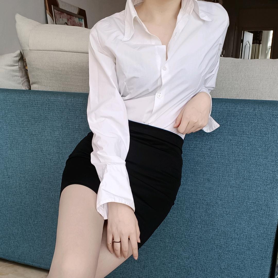 A  闫梦琪.