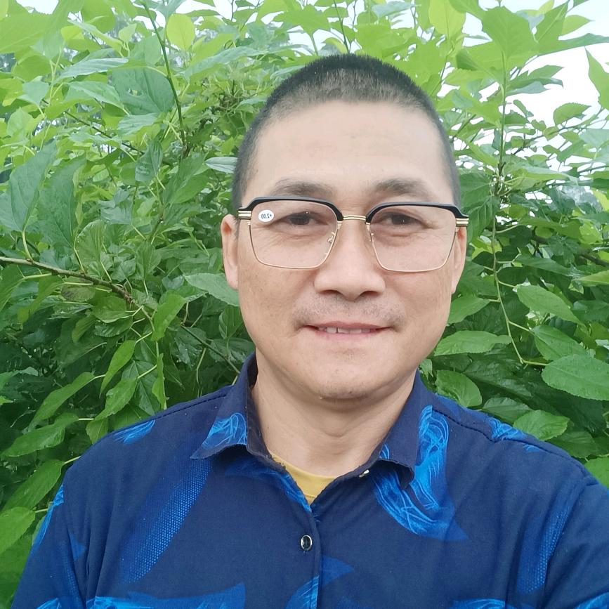 首瑜哥（护外唱歌）