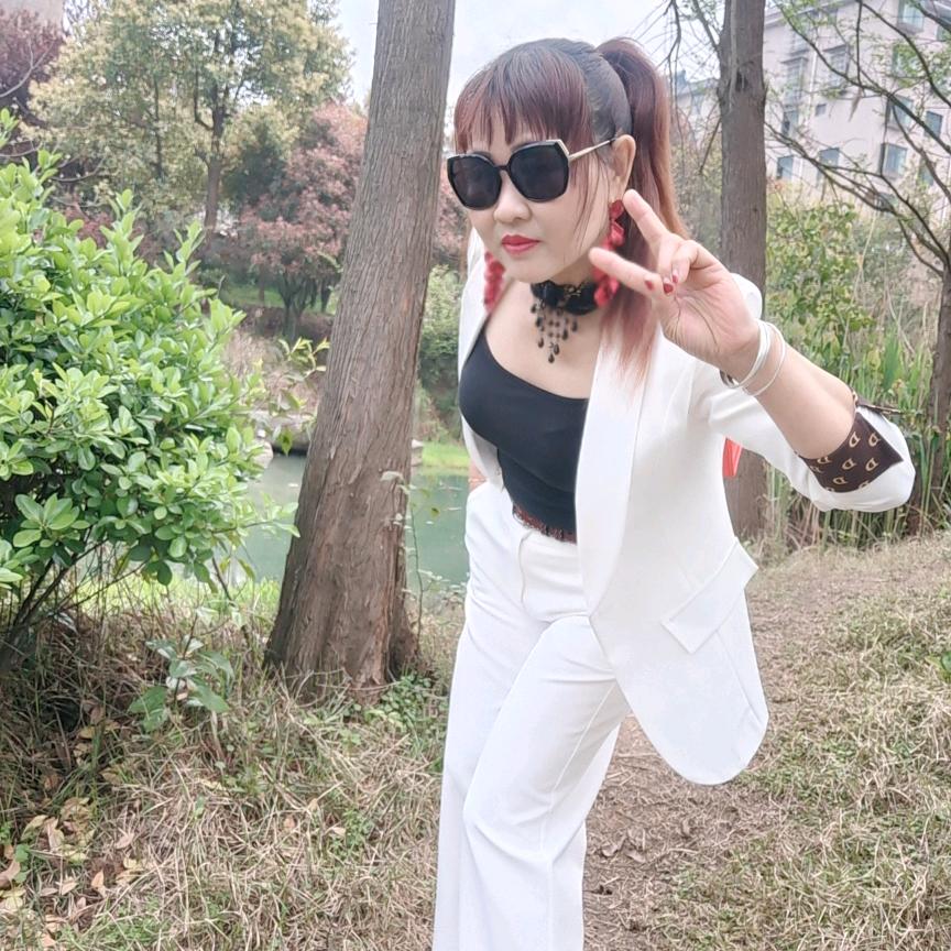@带刺。的@@。玫瑰@