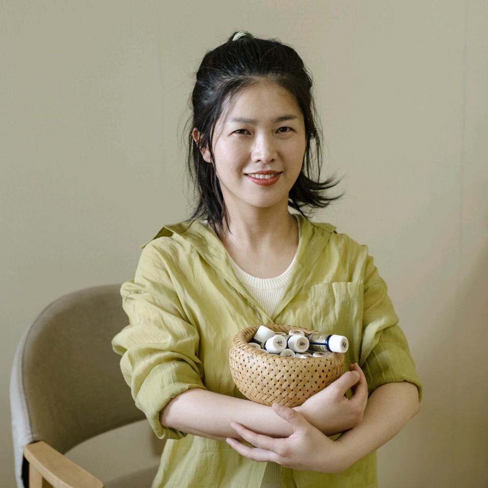 严小小