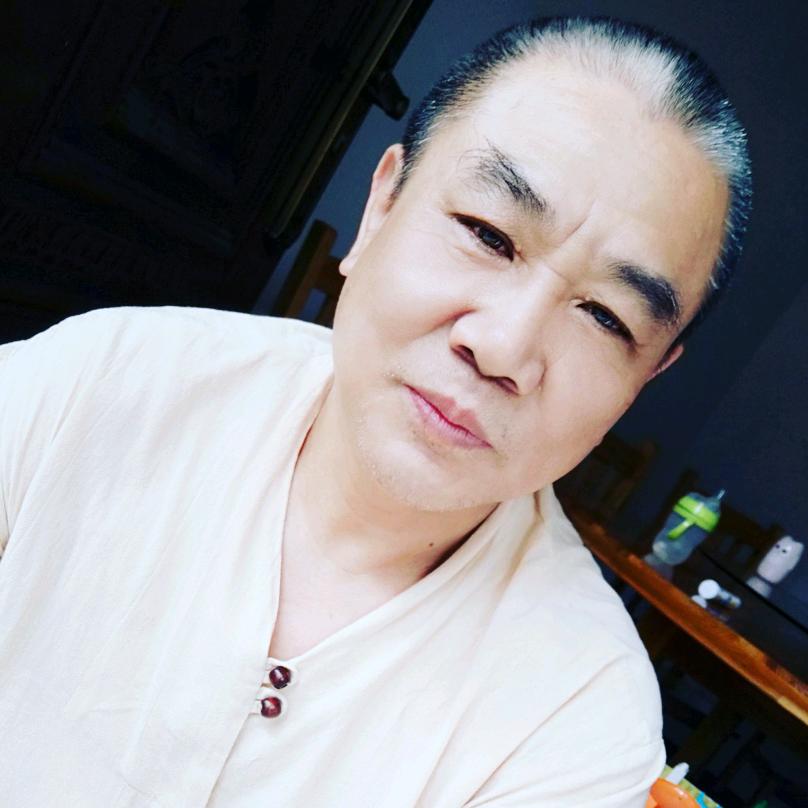 李启泉