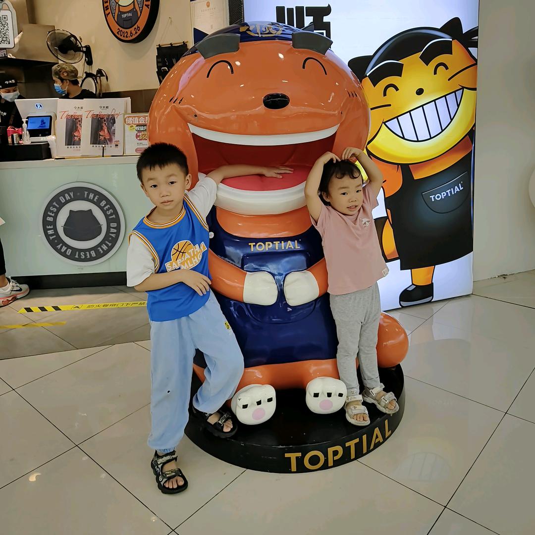 两个小眼睛宝宝
