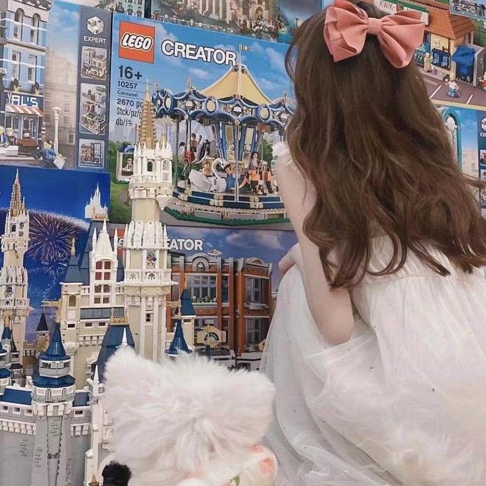 兔兔抱紧胡萝卜✨