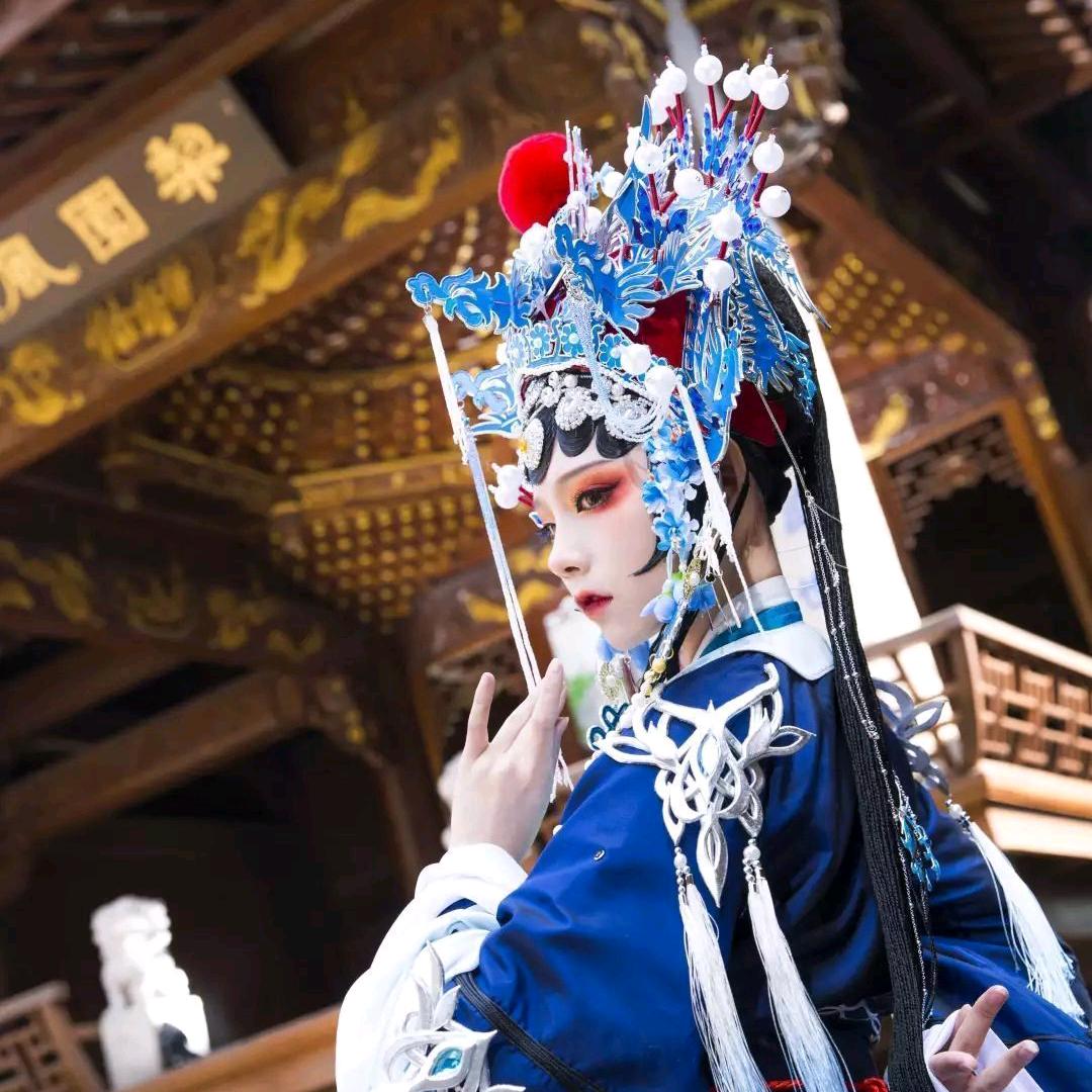 高冷的黑粉头子