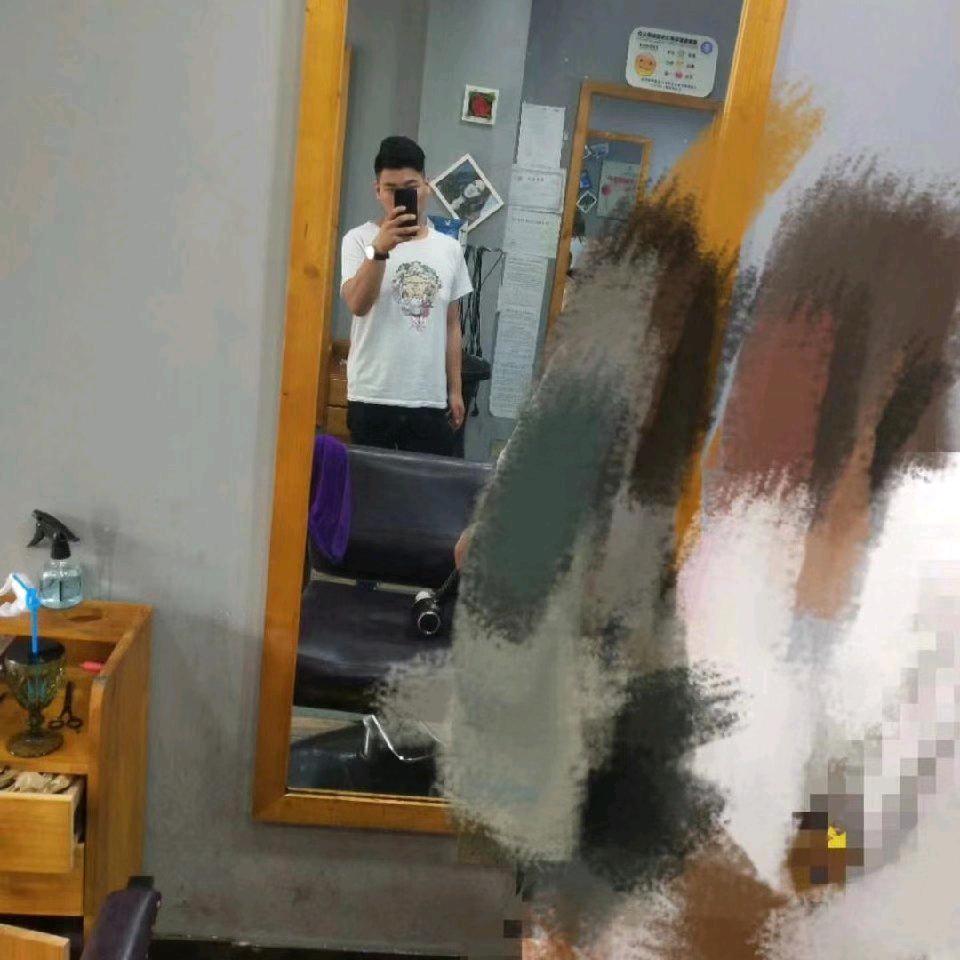 一头凶猛无敌的小狮子