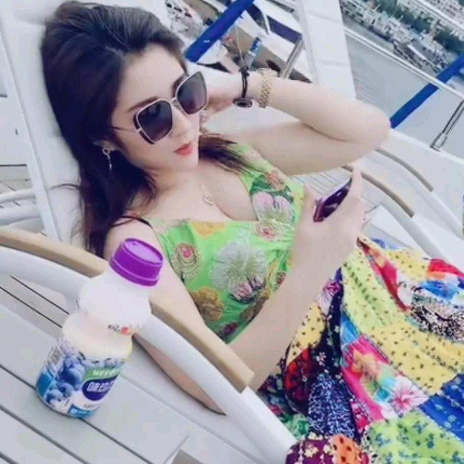 唐 小 姐 💗