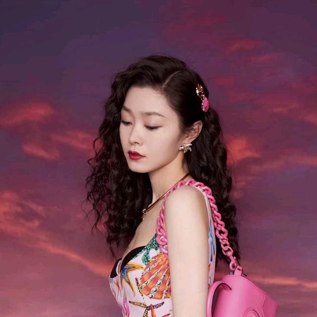 泉泉百货商行王美丽