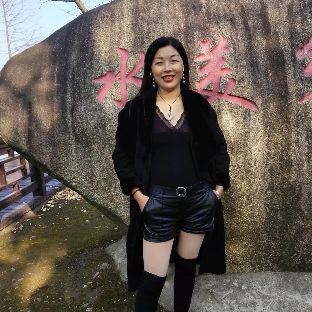 翠霞