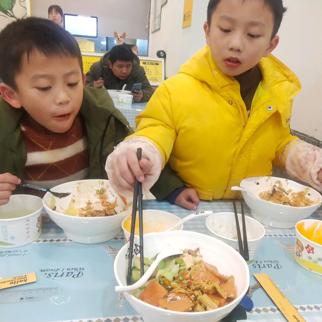 爱拍的园长与宝妈