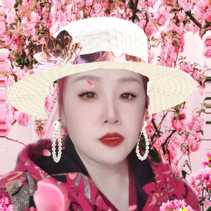 @晨海，我是夏天的何花，