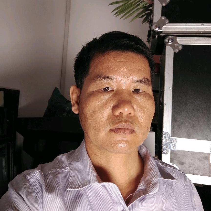 黄世哲