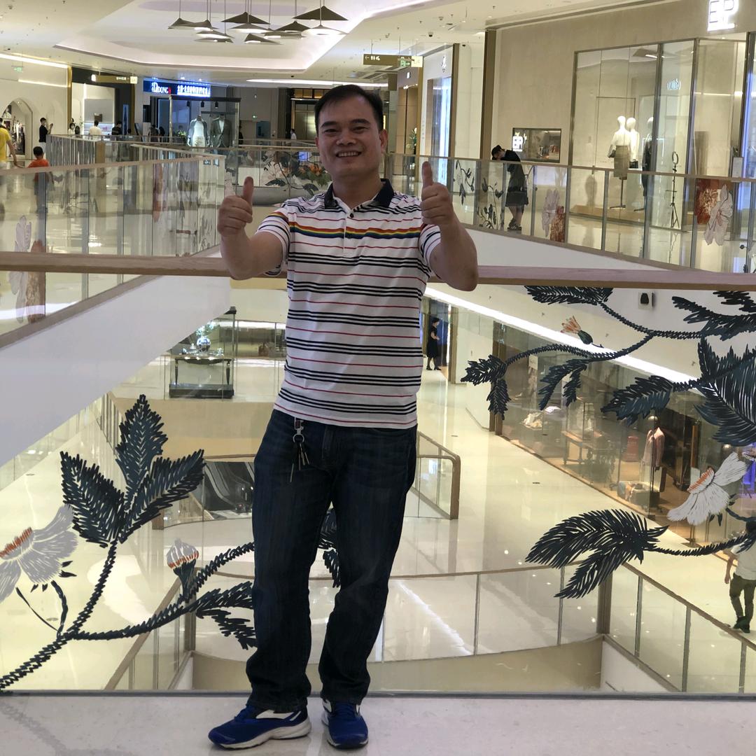 深圳市蓝海达办公设备何文敢