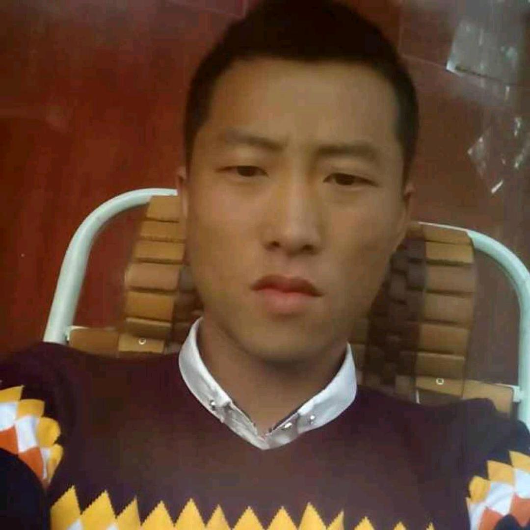 安静的帅大叔