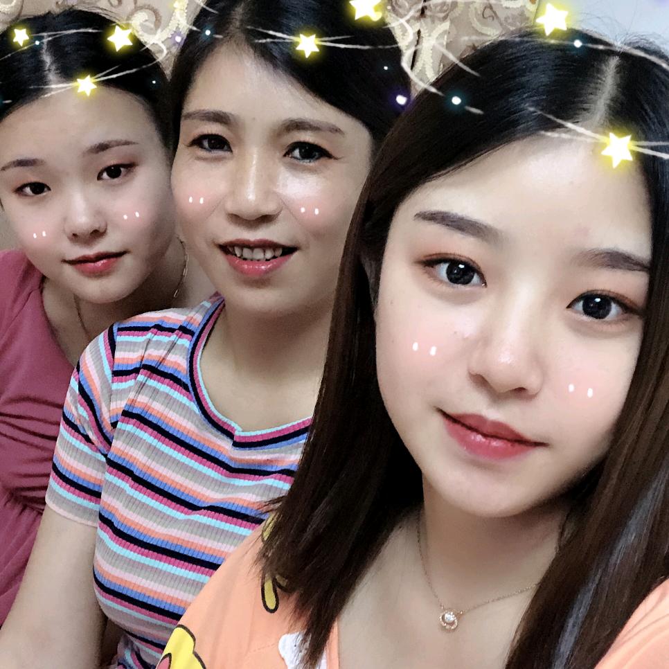 幸福一家人。