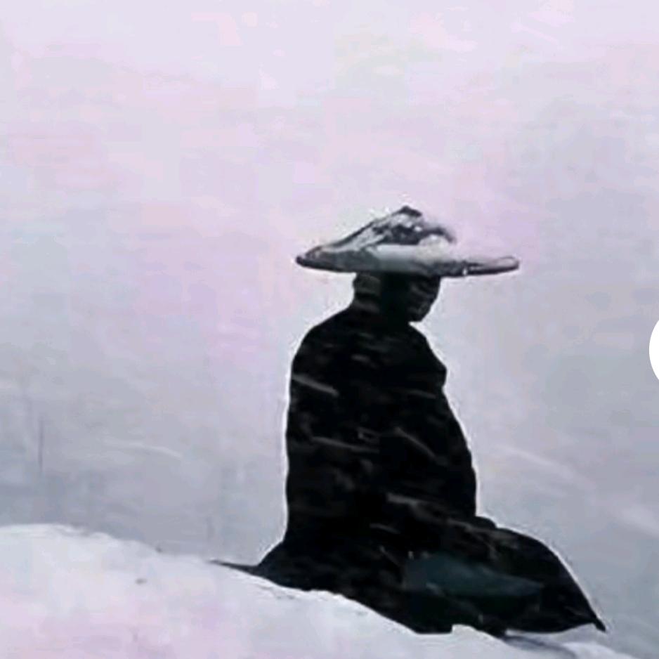 洛 奇