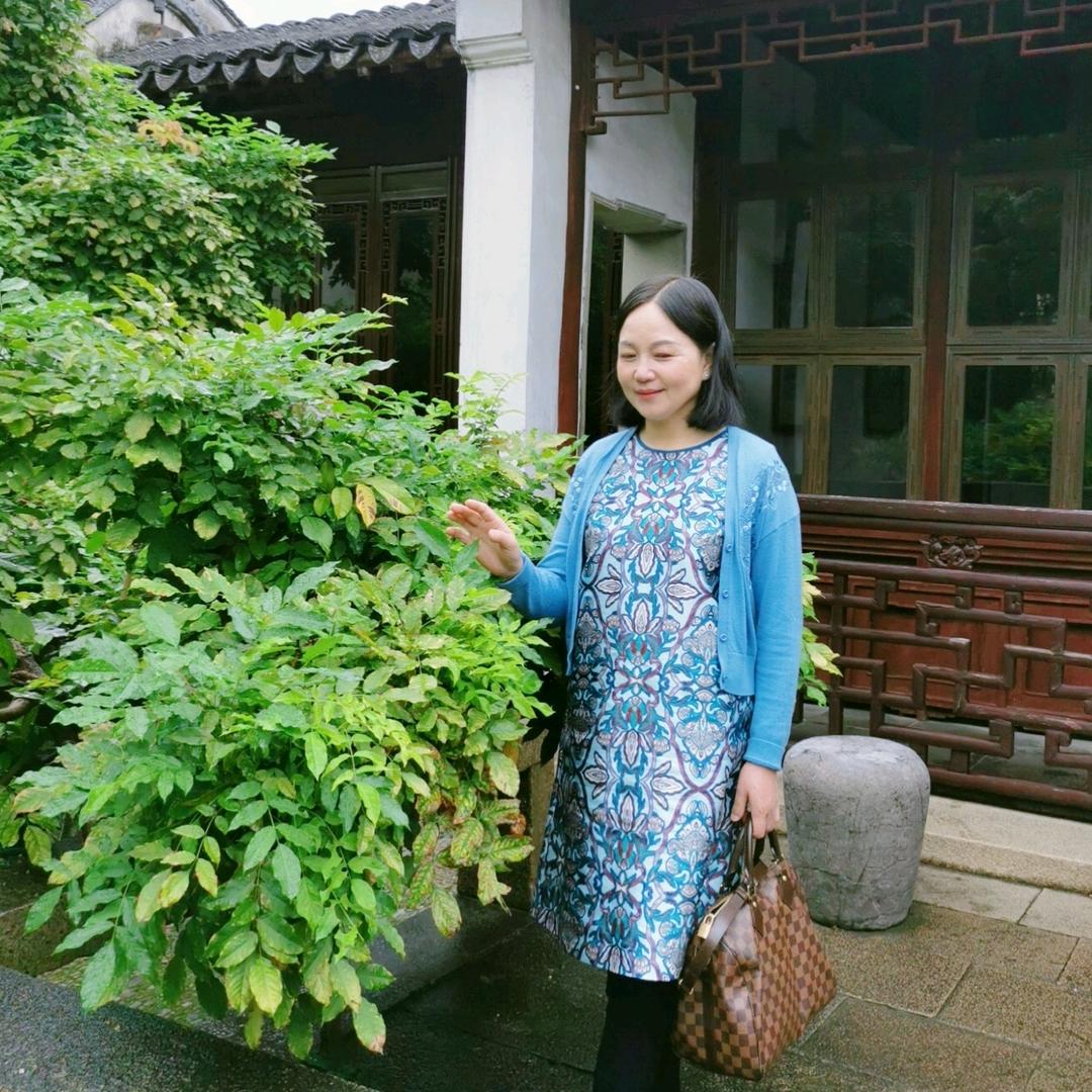 南国曼妮