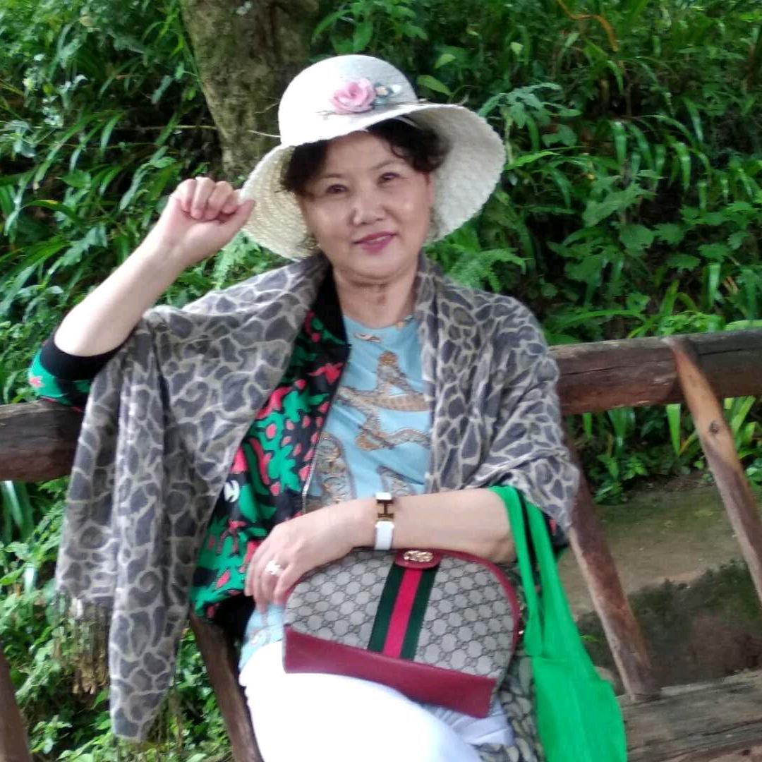 蓝水伊人