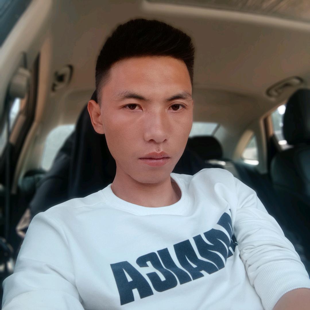 陈师傅开挖机只开小挖机